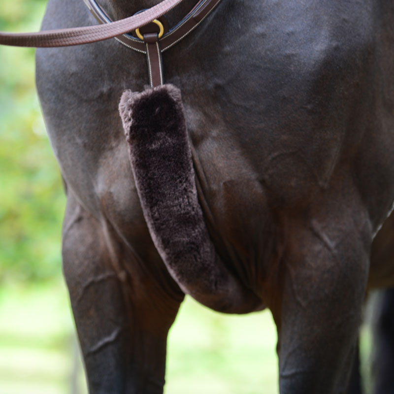 Kentucky Horsewear Sheepskin Breastplate Cover 2 Kentucky Horsewear Sheepskin Breastplate Cover - Image 2