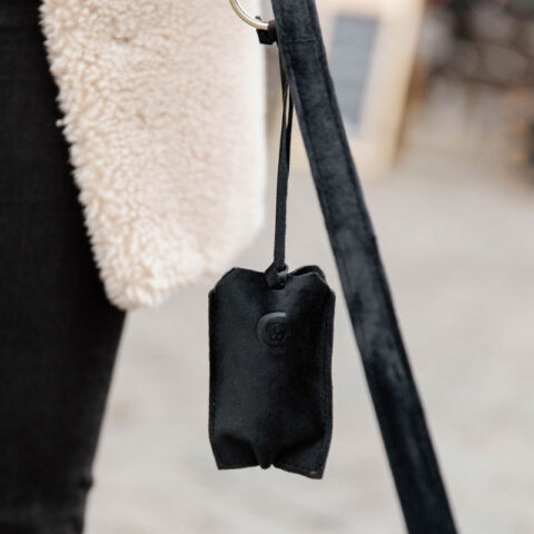Velvet-Poop-Bag-Pocket