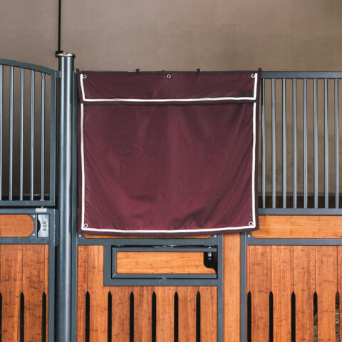 Kentucky Stable Curtain Classic Short