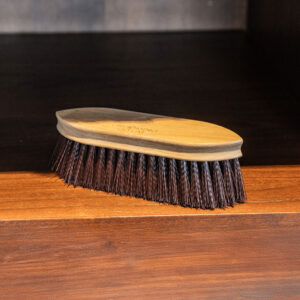 Grooming Deluxe Wooden Classic Brush Short Hard Brown On Grooming Box 82263-05