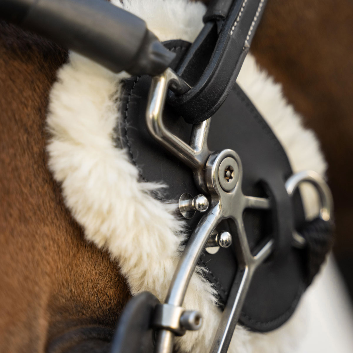 Dy'on Sheepskin Hackamore Protection 5 Dy'on Sheepskin Hackamore Protection - Image 5