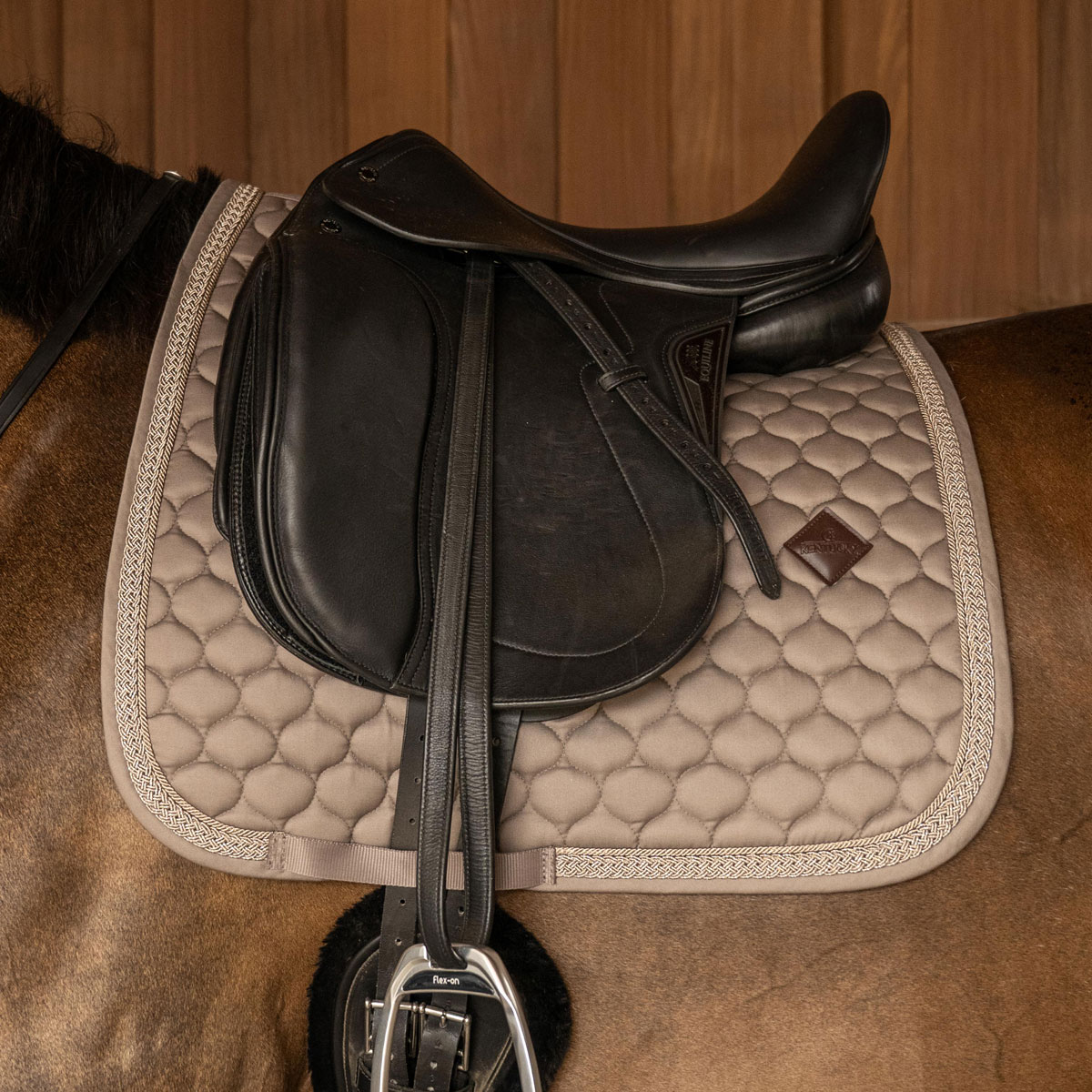 Kentucky Saddle Pad Classic Onion Plaited Glitter Rope Dressage 1 Kentucky Saddle Pad Classic Onion Plaited Glitter Rope Dressage